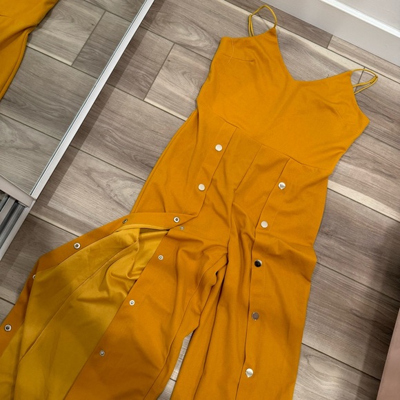 Zaful Jumpsuit Tank Top Button Legs Medium Yellow - Picture 2 of 2